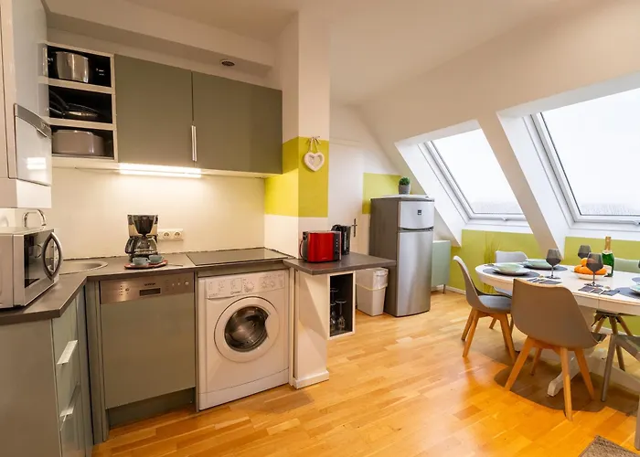 Apartment Apartment For 6 With Rooftop Terrace & Air Conditioning, Close To Metro *