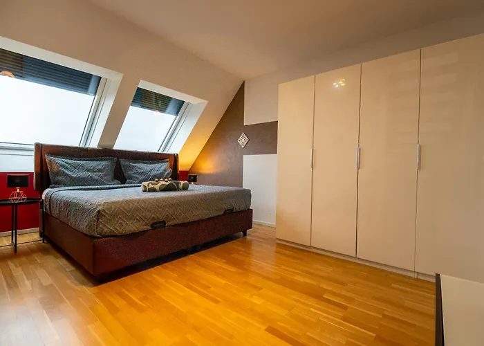 Apartment Apartment For 6 With Rooftop Terrace & Air Conditioning, Close To Metro