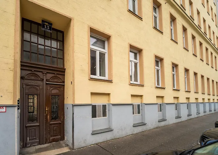 Apartment For 6 With Rooftop Terrace & Air Conditioning, Close To Metro * Wien